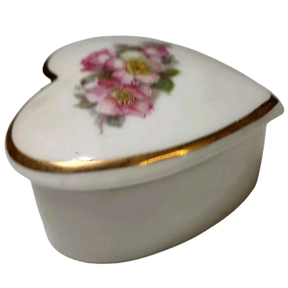 Gerold Porzellan Trinket Box‎ Tettau Bavaria Heart Shaped Floral Gold Accents